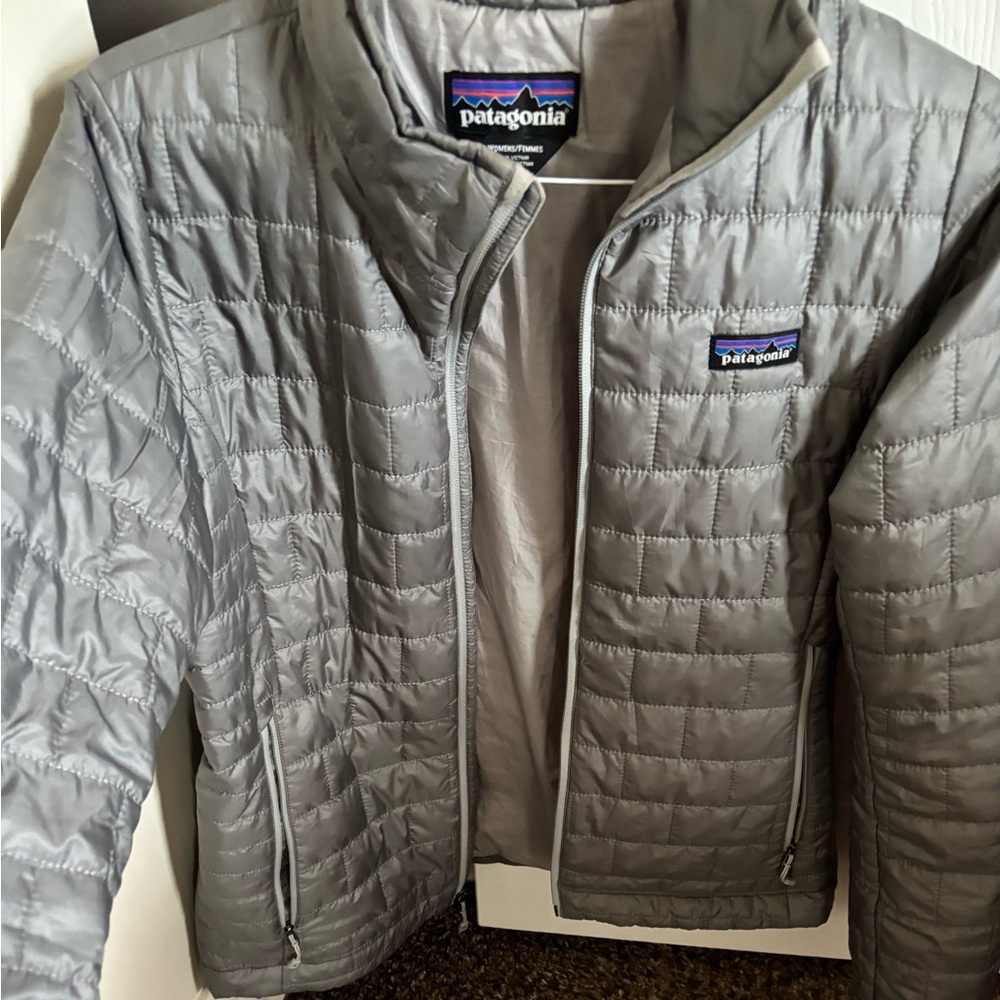 Patagonia nano puff jacket women’s medium